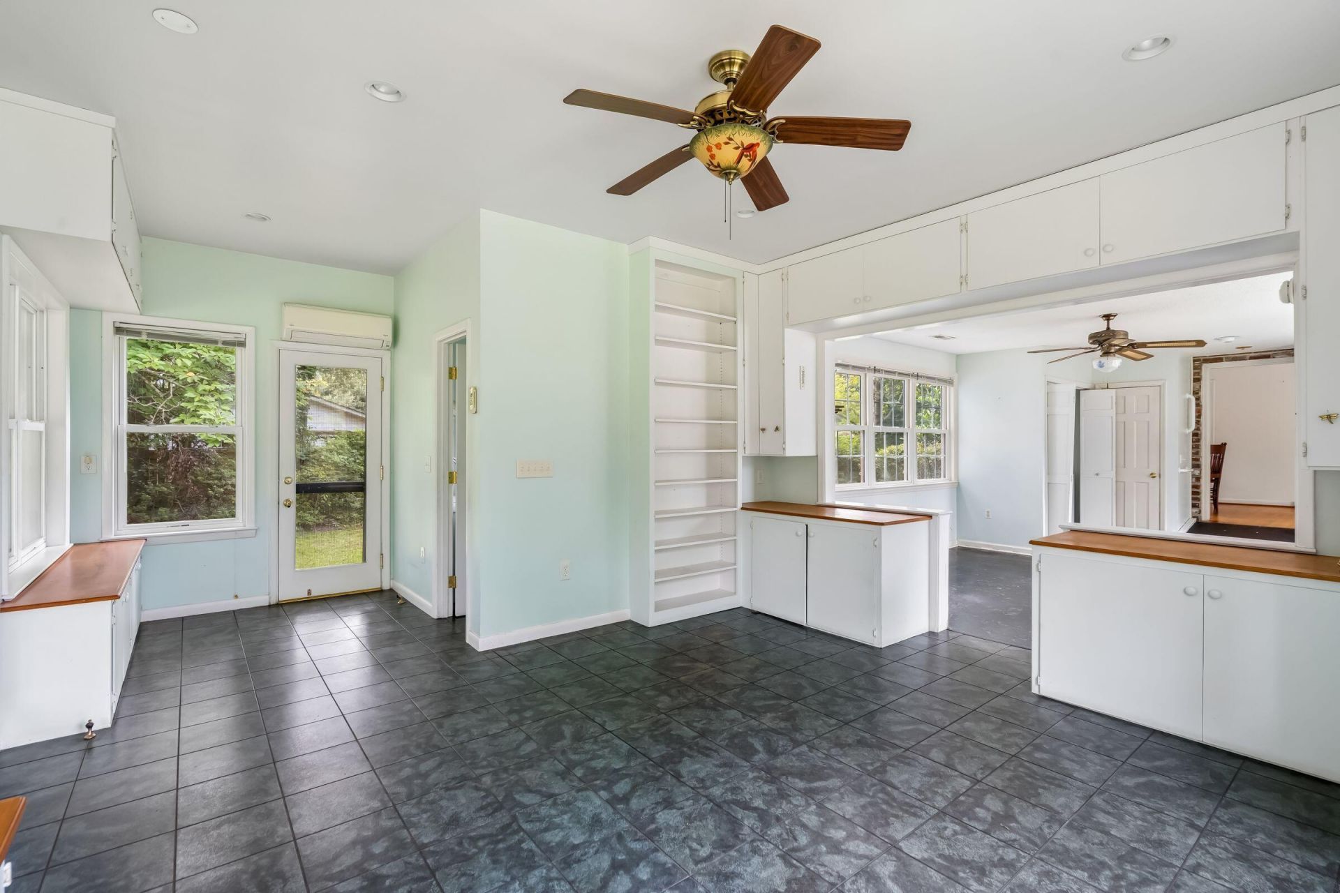 214 Island Drive Photo 30