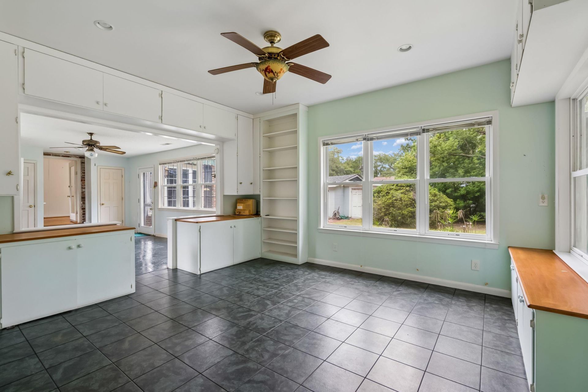 214 Island Drive Photo 31