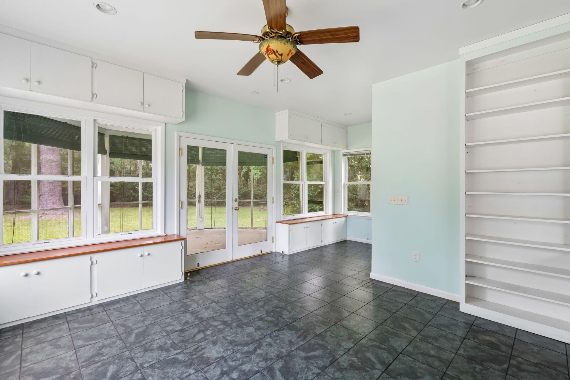 214 Island Drive Photo 32