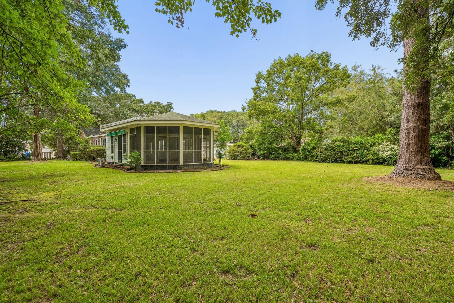 214 Island Drive Photo 37