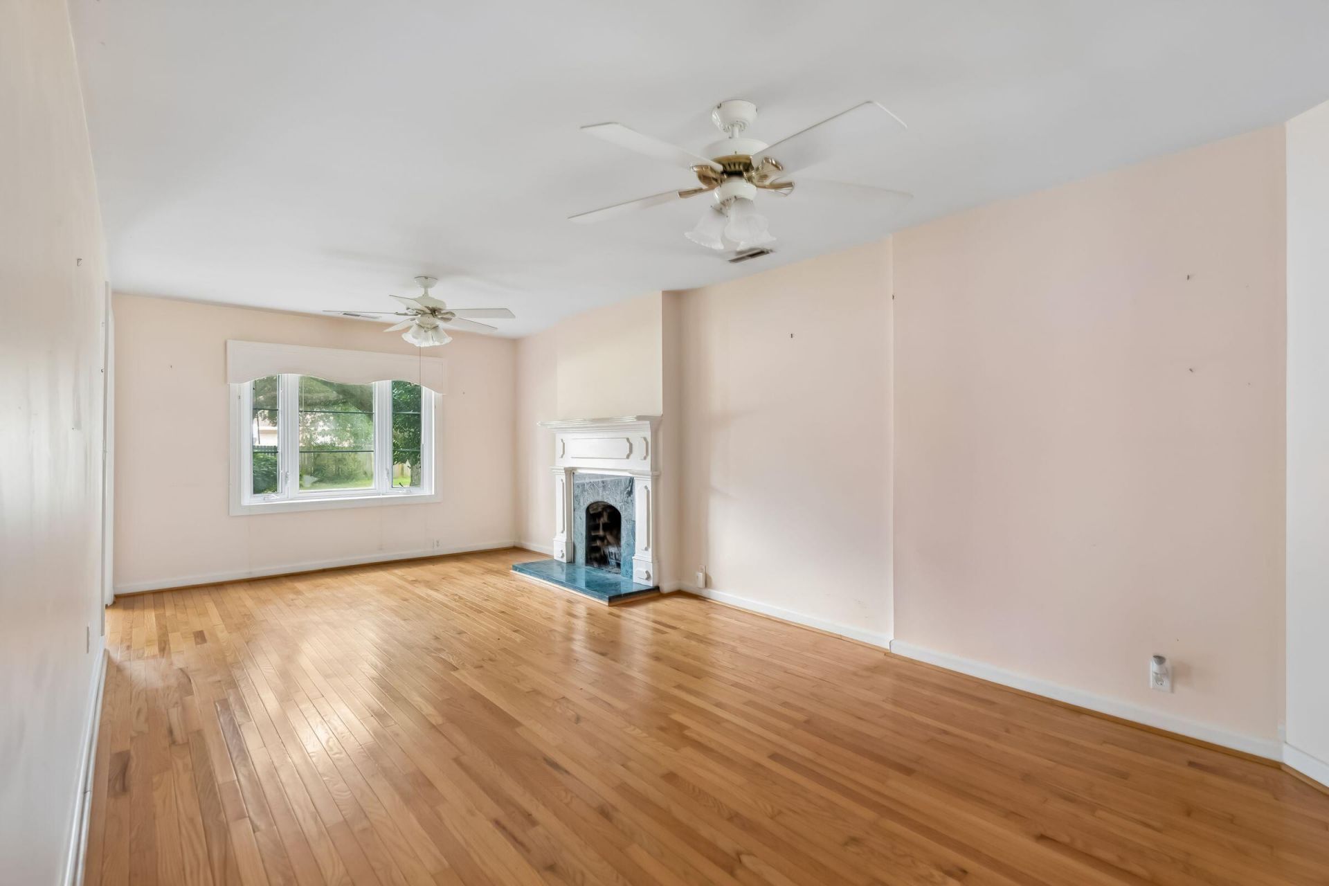 214 Island Drive Photo 6
