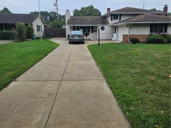 25185 Fawn Drive , North Olmsted, OH 44070