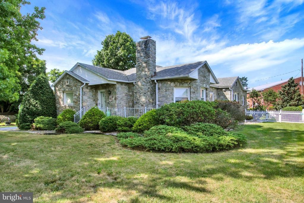15055 BUCHANAN TRL E, BLUE RIDGE SUMMIT, PA 17214