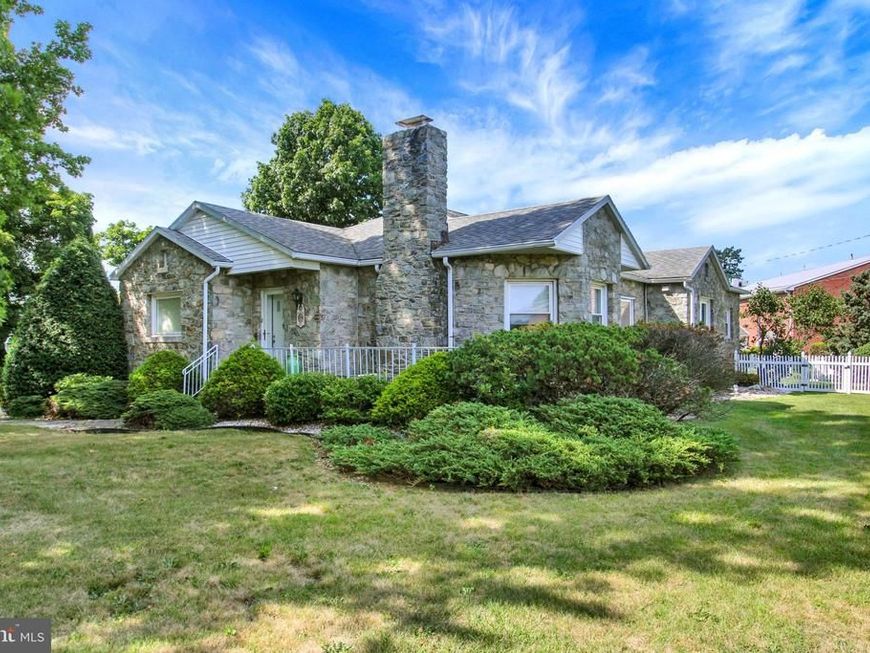 15055 Buchanan Trl E, Blue Ridge Summit, PA 17214 Main Photo