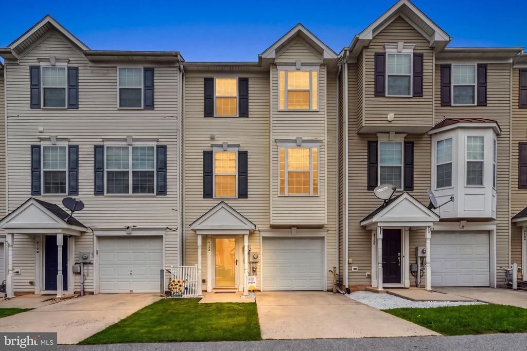 4152 STRAWBRIDGE COURT , DOVER, PA 17315
