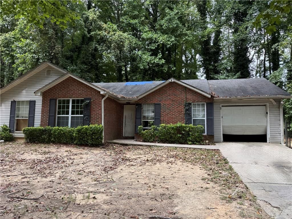 2033 Pine Cone Drive, Atlanta, GA 30331 Main Photo