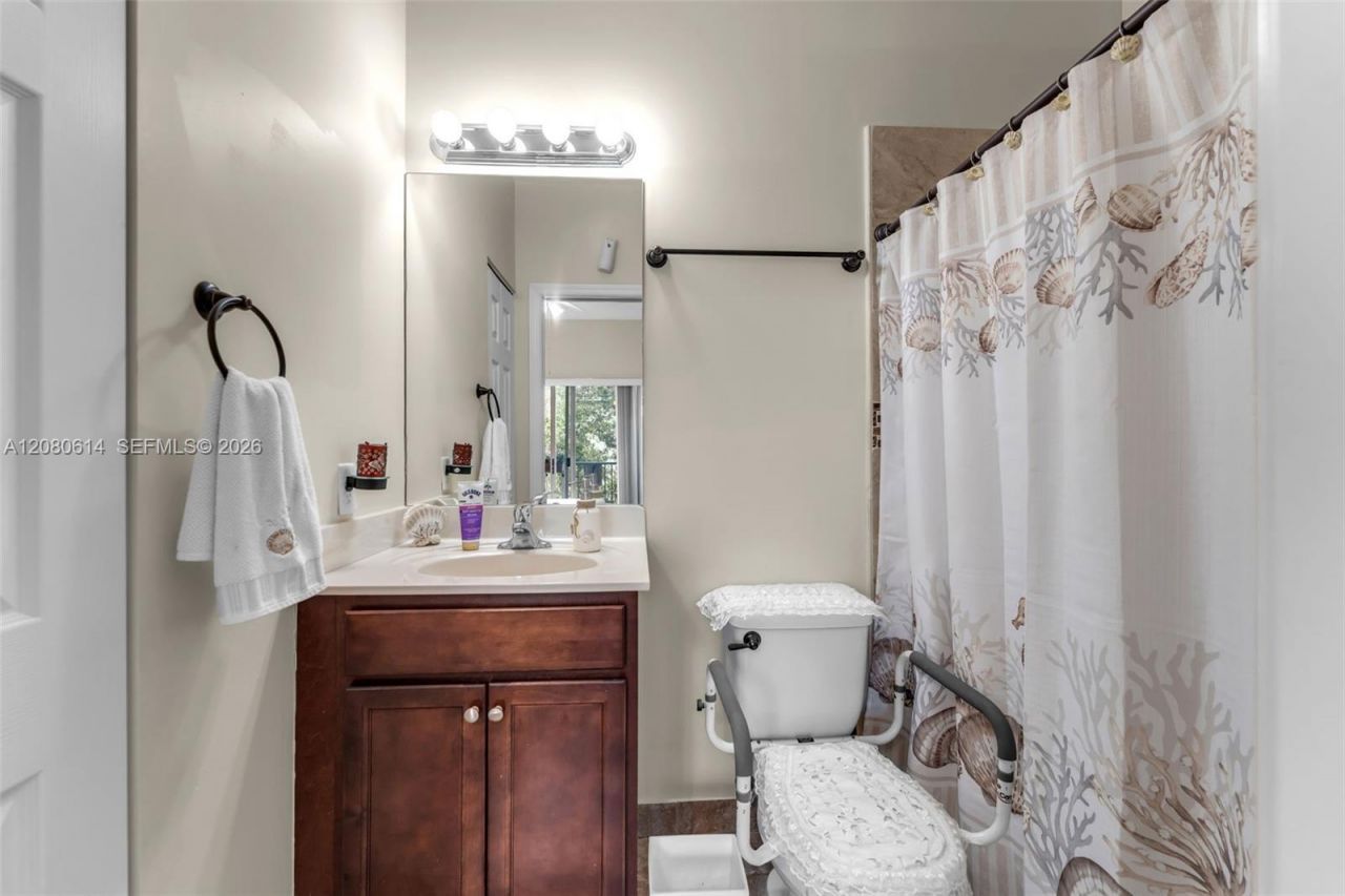 2324 SE 17th Ter, Homestead, FL 33035 Photo