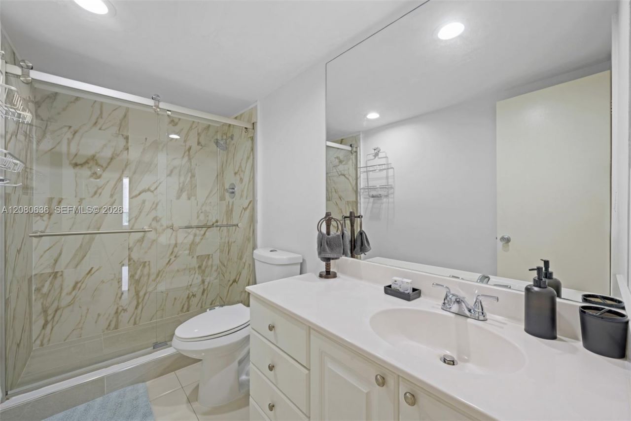 19370 Collins Ave , Unit 1426, Sunny Isles Beach, FL 33160 Photo
