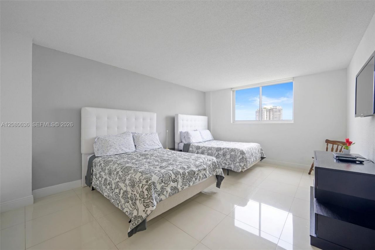 19370 Collins Ave , Unit 1426, Sunny Isles Beach, FL 33160 Photo