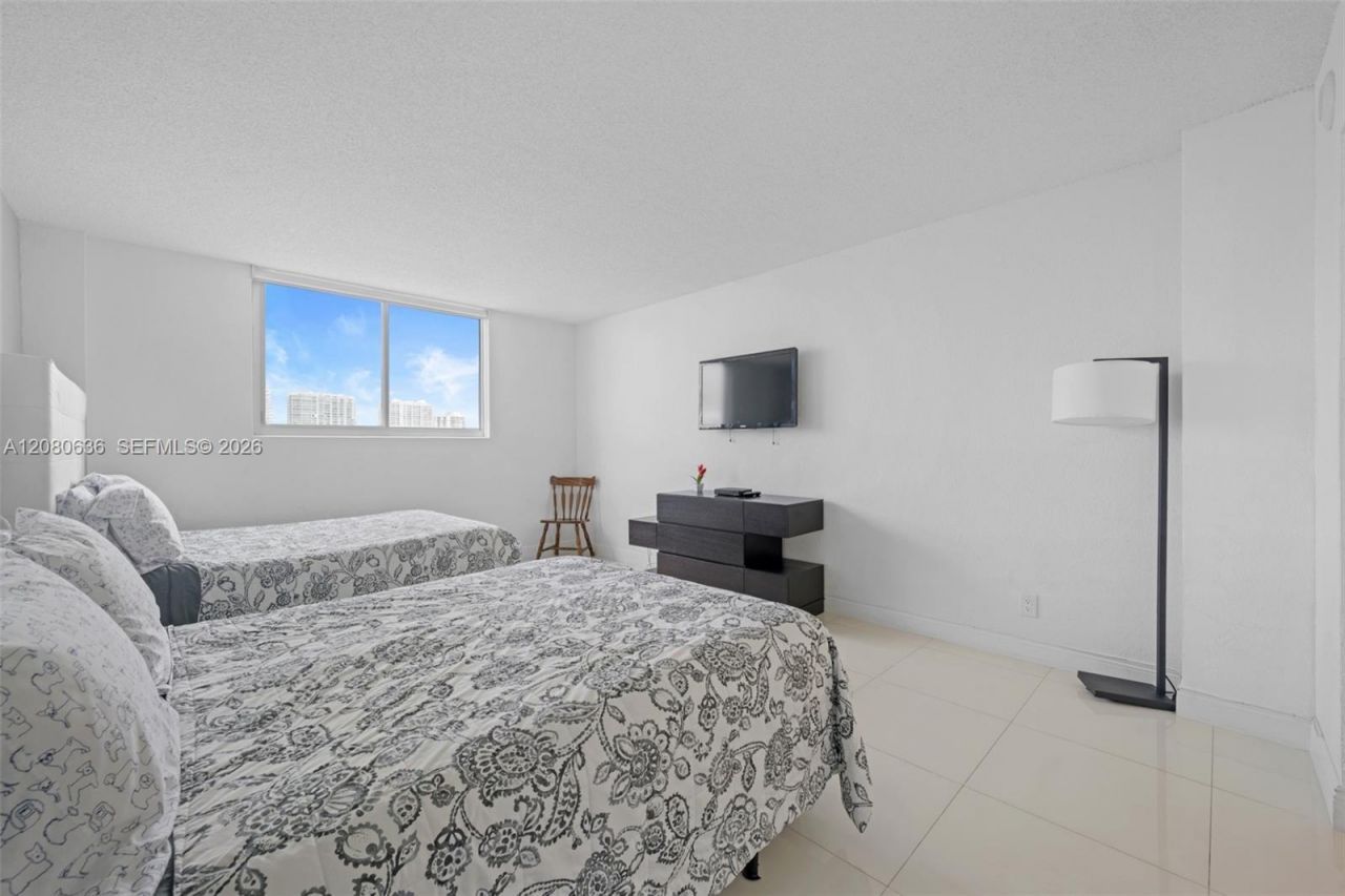 19370 Collins Ave , Unit 1426, Sunny Isles Beach, FL 33160 Photo