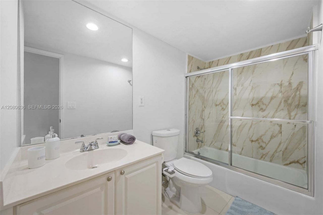 19370 Collins Ave , Unit 1426, Sunny Isles Beach, FL 33160 Photo