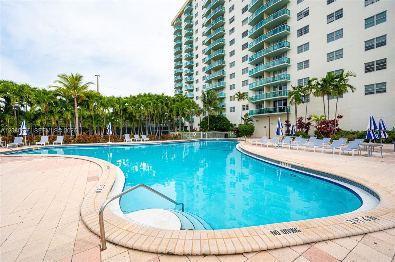 19370 Collins Ave , Unit 1426, Sunny Isles Beach, FL 33160 Photo