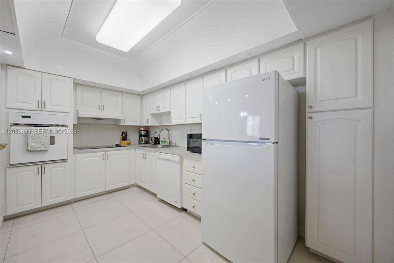 19370 Collins Ave , Unit 1426, Sunny Isles Beach, FL 33160 Photo