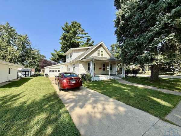 2701 S Cypress St, Sioux City, IA 51106