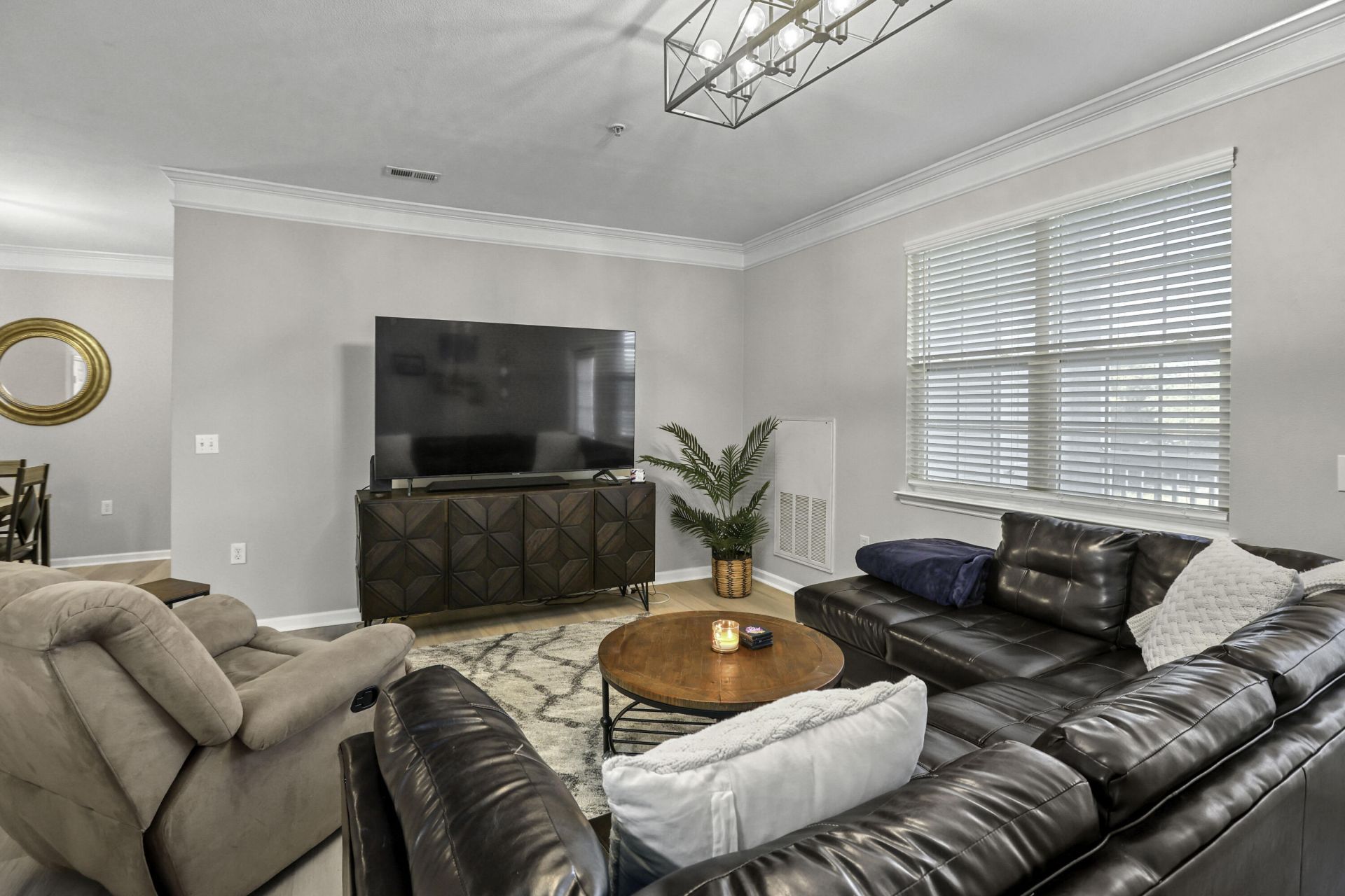 1445 Cambridge Lakes Drive Photo 10