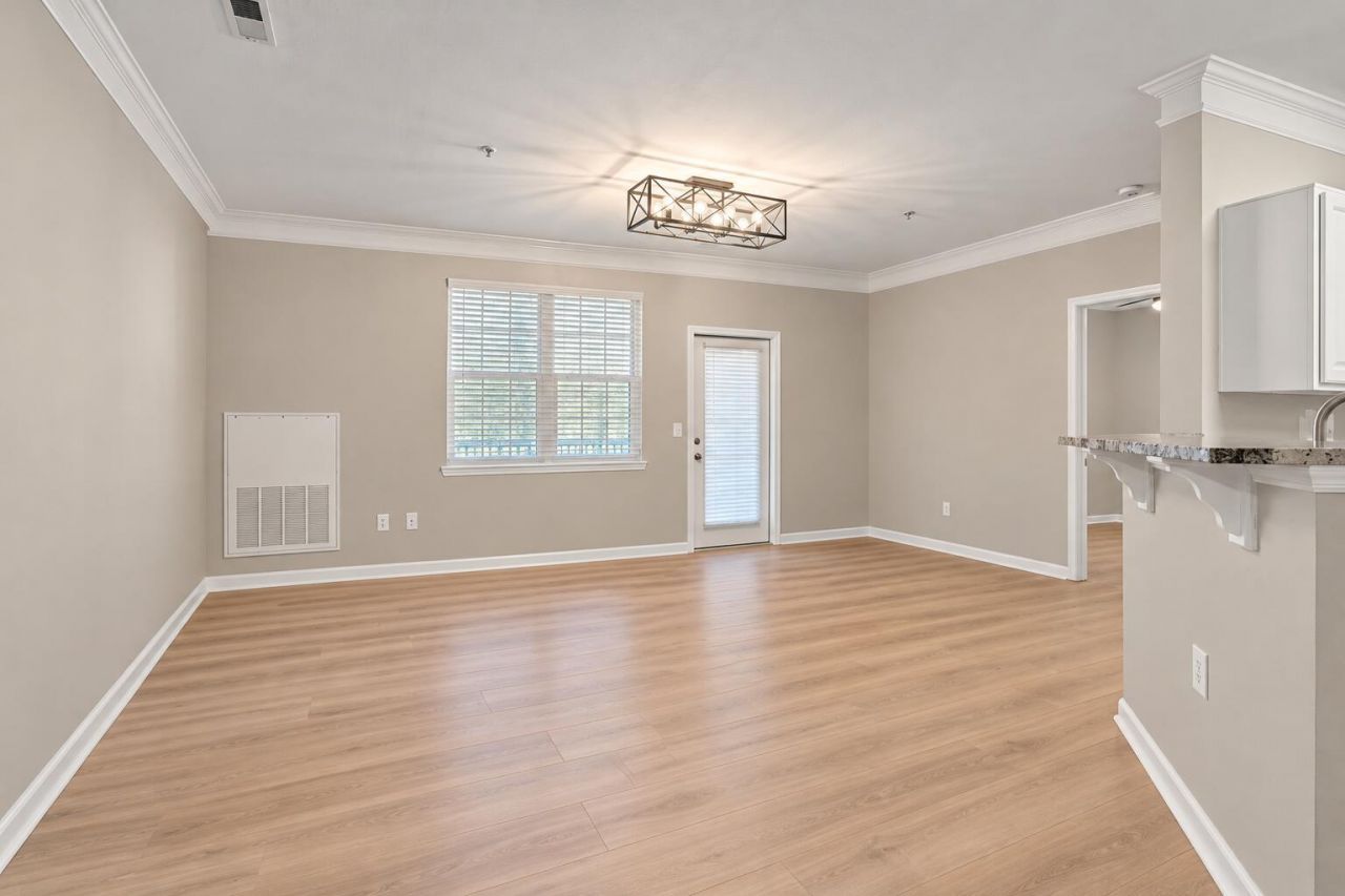 1445 Cambridge Lakes Drive Photo 9