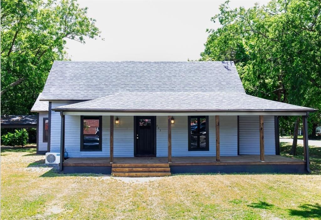 223 E Shreveport Street, Van Alstyne, TX 75495 Main Photo