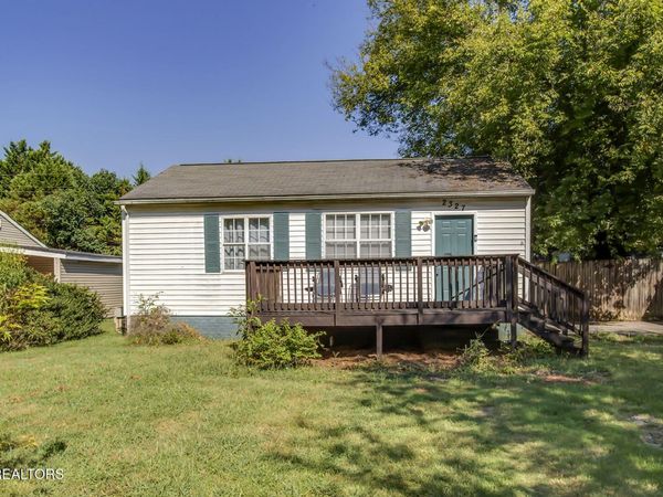 2327 Grove St, Maryville, TN 37804