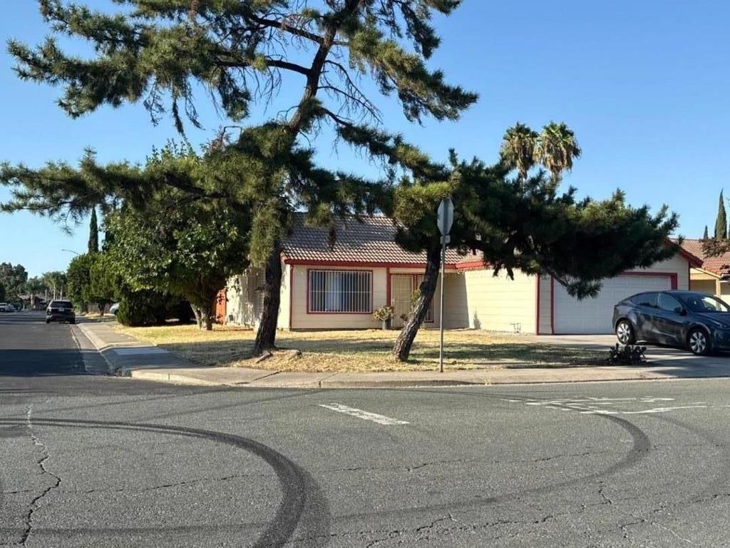 2403 Bordeaux Avenue, Stockton, CA 95210 Main Photo