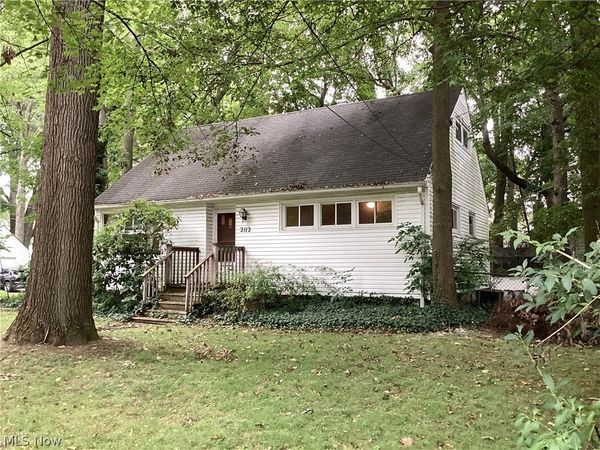 2112 Woodland Street NE, Warren, OH 44483
