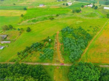Lawndell SW Road, Beach City, OH 44608