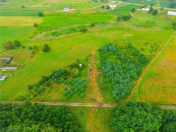 Lawndell SW Road , Beach City, OH 44608