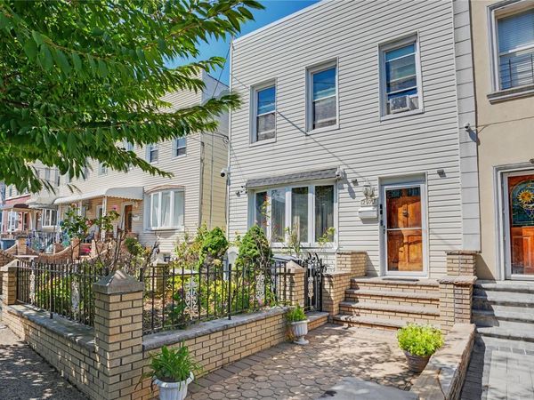 2977 Harding Avenue , Bronx, NY 10465