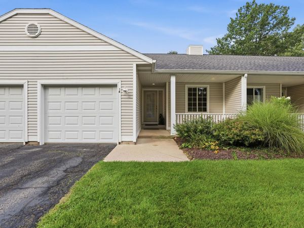 14 W Scotts Drive, Unit 11, Holland, MI 49424