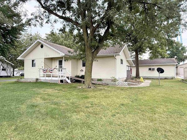712 W Barrick Road, Janesville, IA 50647