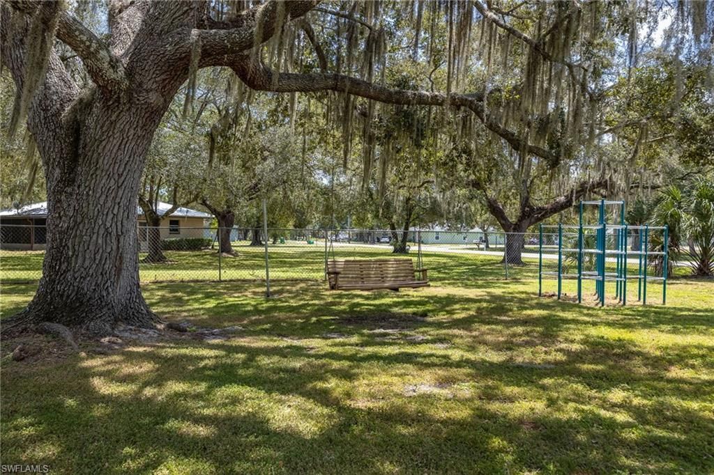 311 S Oak St , Labelle, FL 33935 Photo