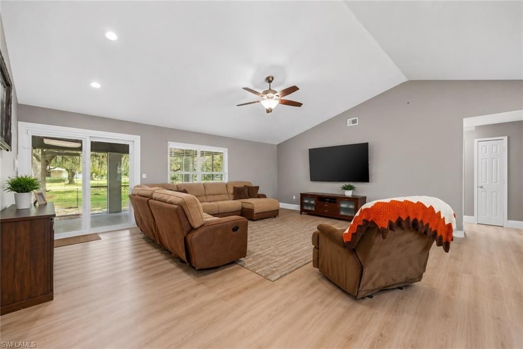 311 S Oak St , Labelle, FL 33935 Photo