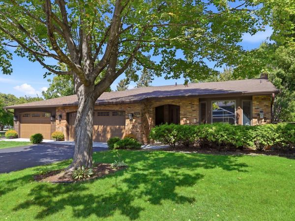 525 Mackubin Circle, Shoreview, MN 55126