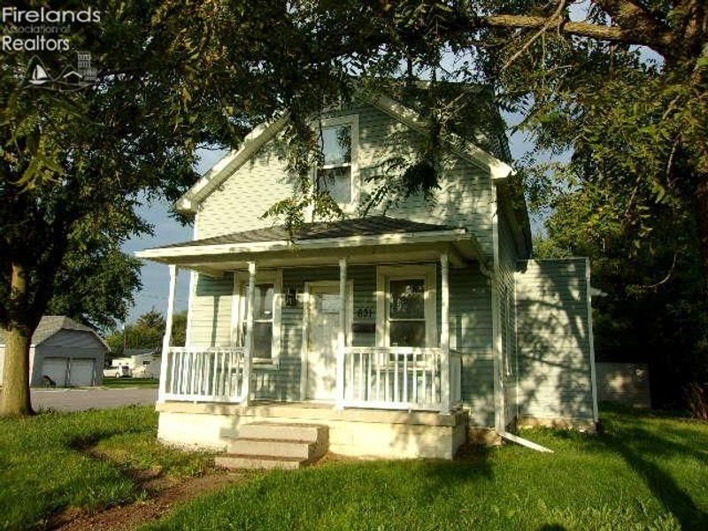 631 S Main Street, Fostoria, OH 44830 Photo 1
