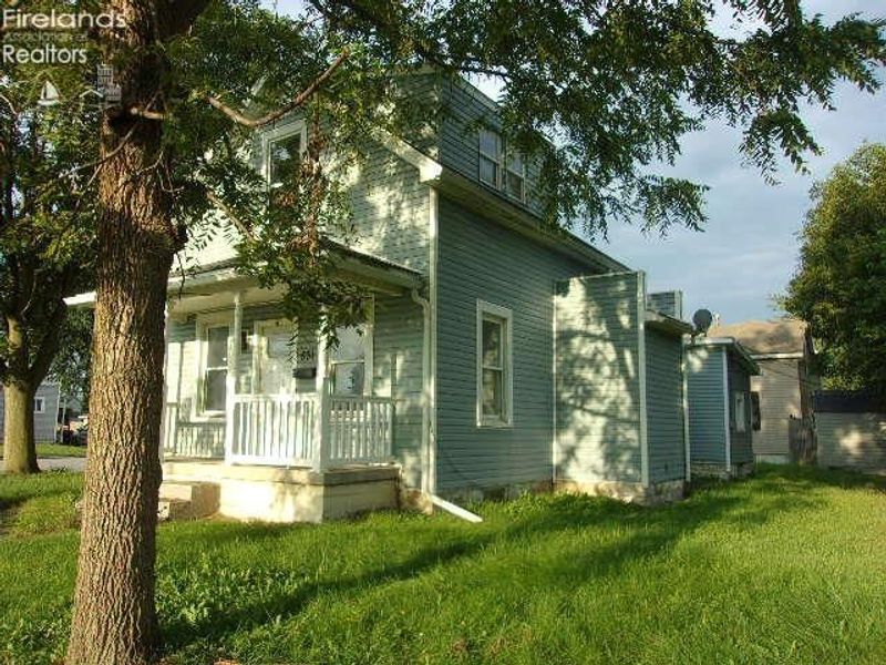 631 S Main Street, Fostoria, OH 44830 Photo 2