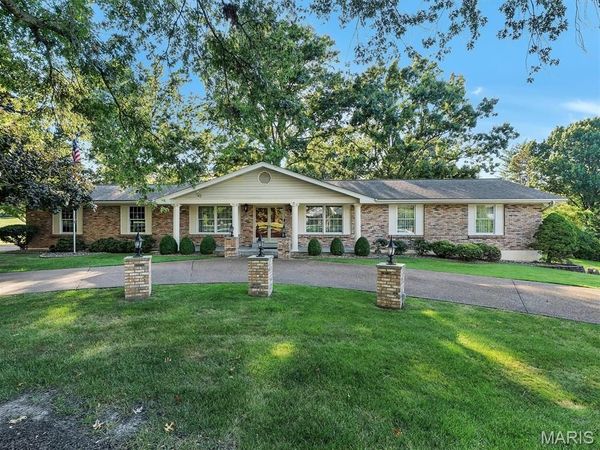 1949 Roth Drive, St Louis, MO 63131