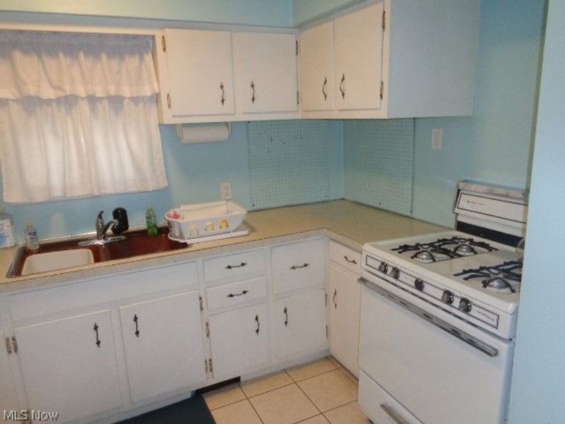 3712 Washington Park Boulevard, Newburgh Heights, OH 44105 Photo 13