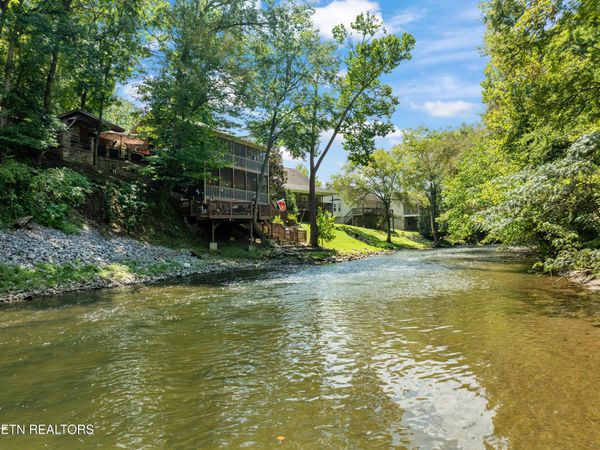 726 Plantation Drive, Pigeon Forge, TN 37863