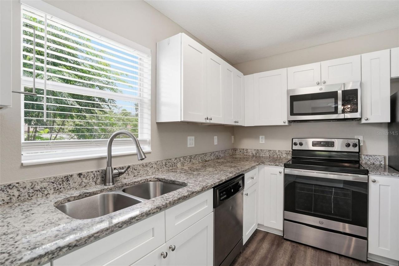5331 5th Street , Zephyrhills, FL 33542 Photo