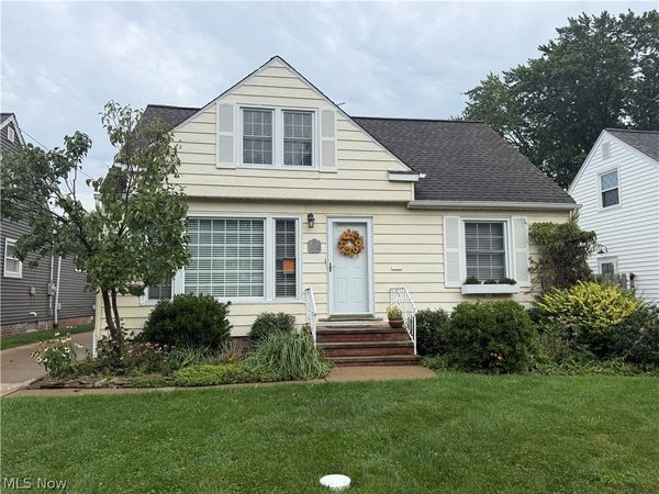 395 Beechwood Drive , Willowick, OH 44095