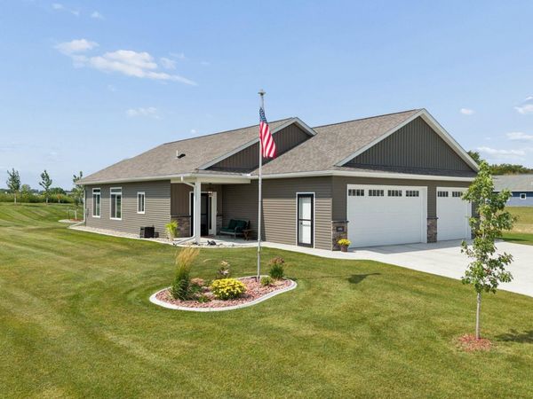 1352 Bradford Street SE, Hutchinson, MN 55350