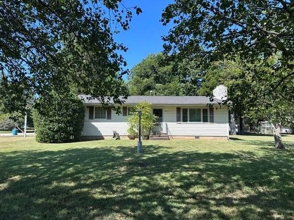309 Broadway , Bull Shoals, AR 72619