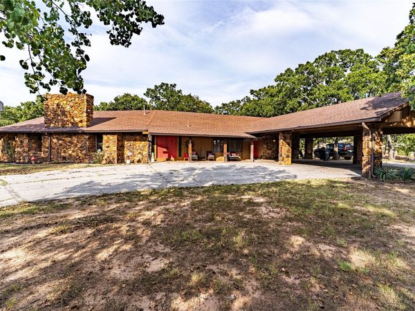 505 S Lakeridge Drive , Bristow, OK 74010