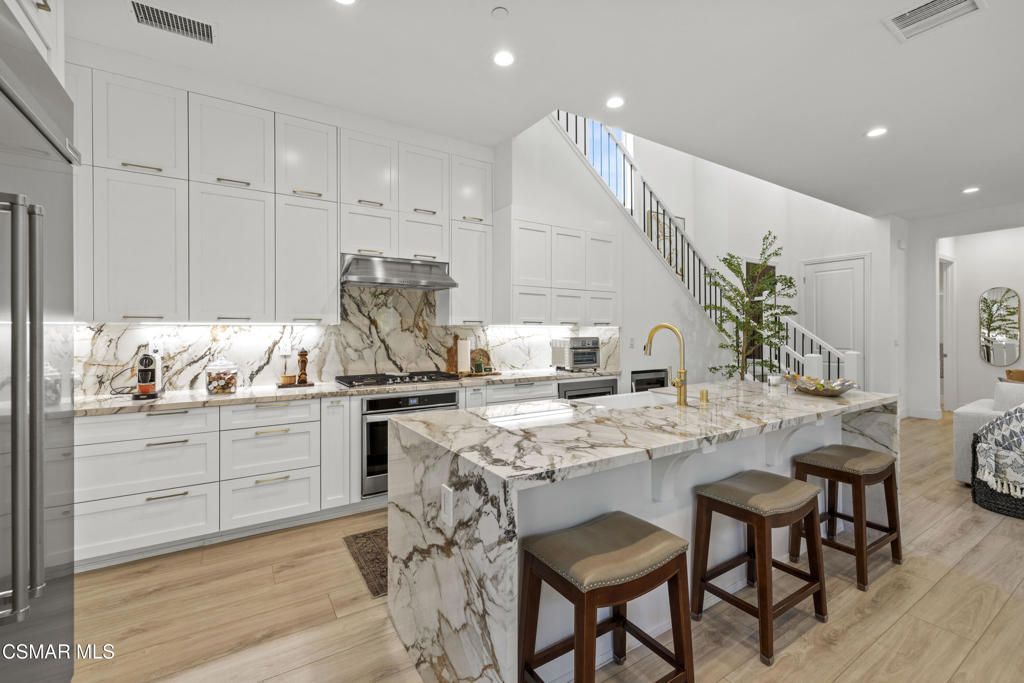 20811 W Bur Oak Circle, Porter Ranch, CA 91326 Main Photo
