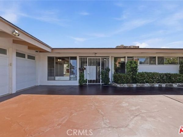 6732 Wooster Avenue, Los Angeles, CA 90056