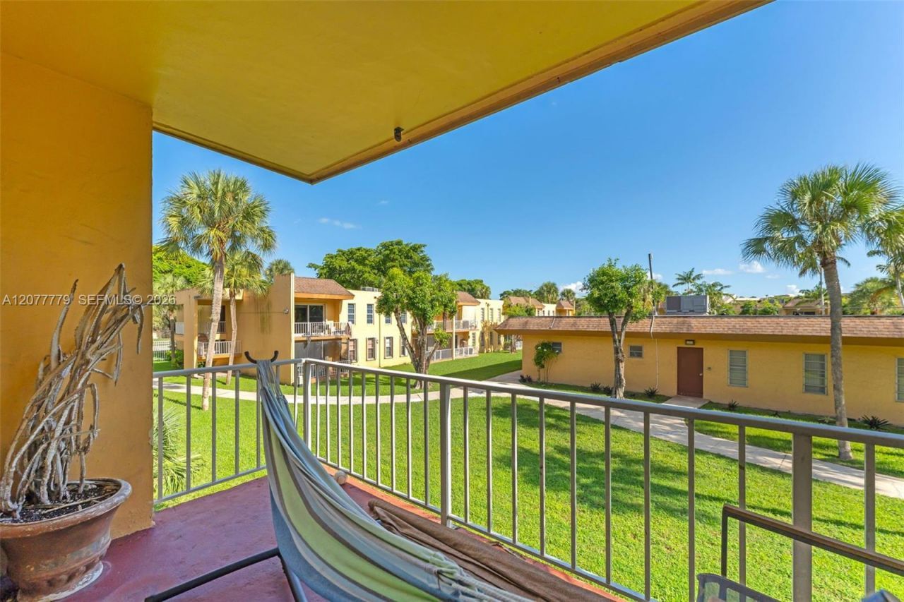 13700 SW 62nd St, Unit 213, Miami, FL 33183 Photo