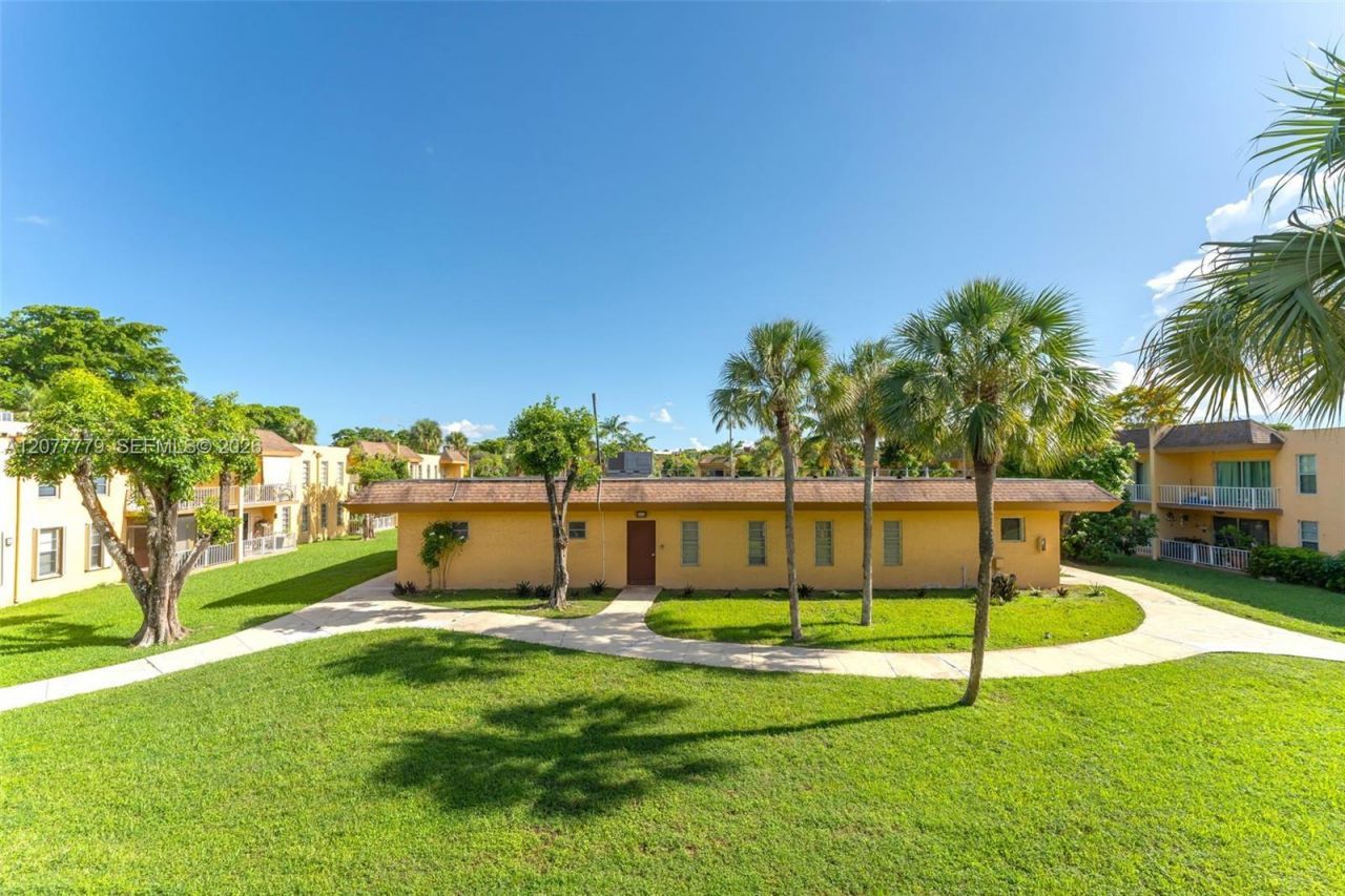13700 SW 62nd St, Unit 213, Miami, FL 33183 Photo