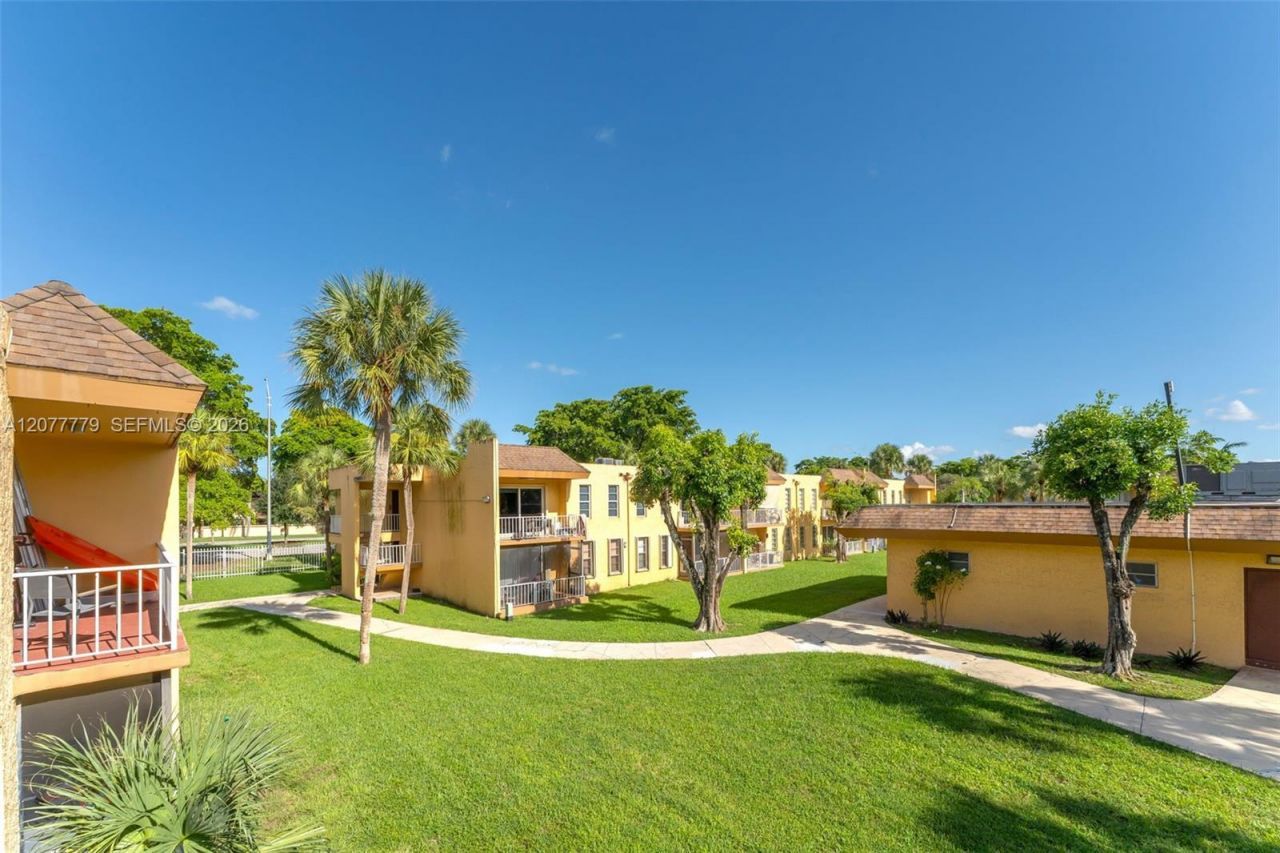 13700 SW 62nd St, Unit 213, Miami, FL 33183 Photo