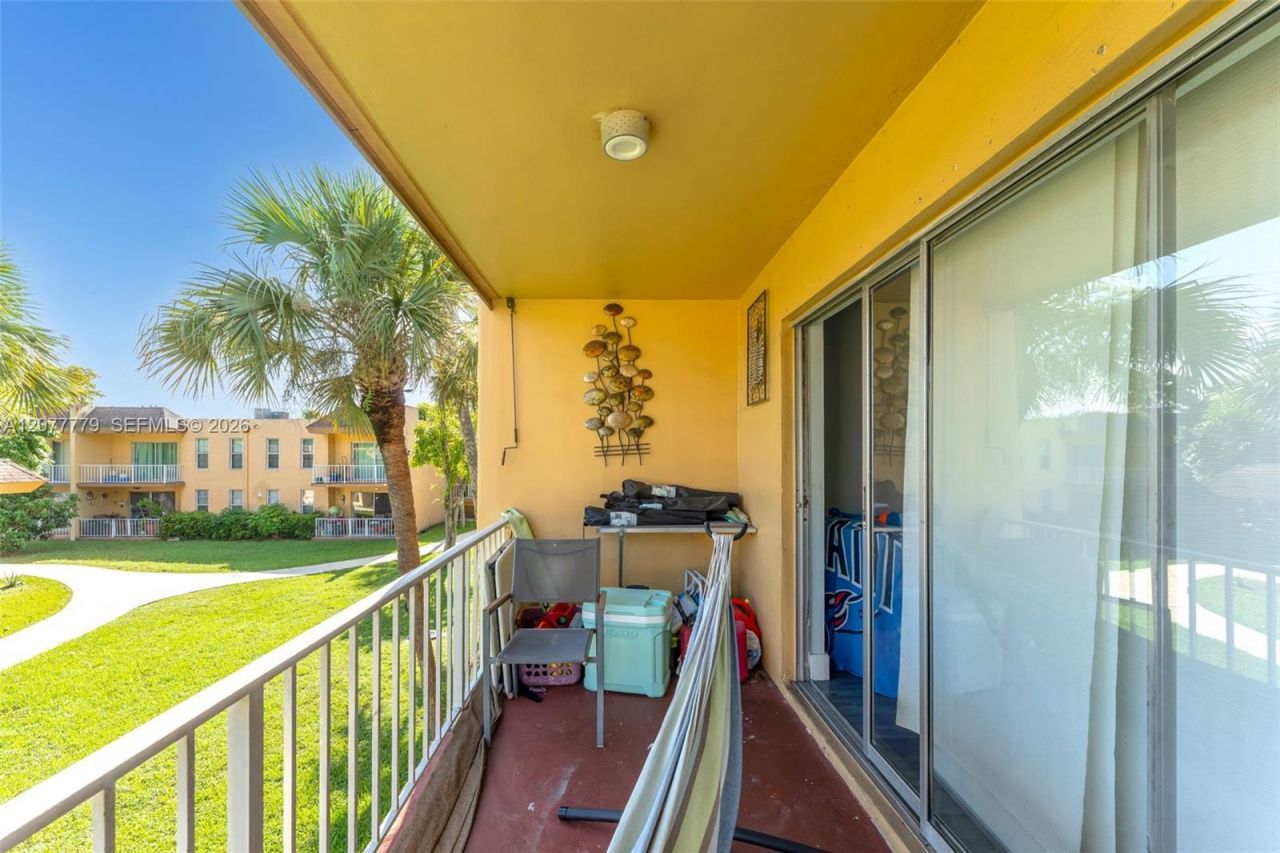 13700 SW 62nd St, Unit 213, Miami, FL 33183 Photo
