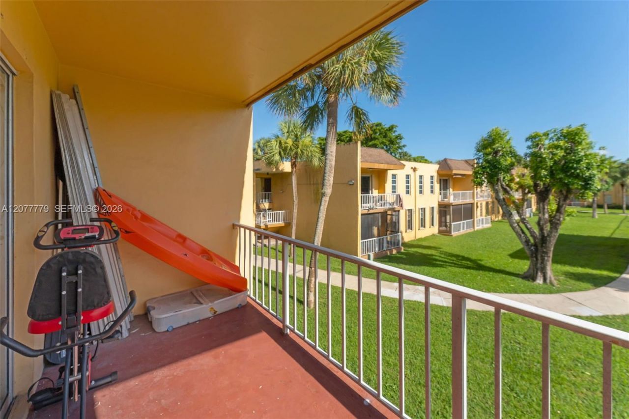 13700 SW 62nd St, Unit 213, Miami, FL 33183 Photo