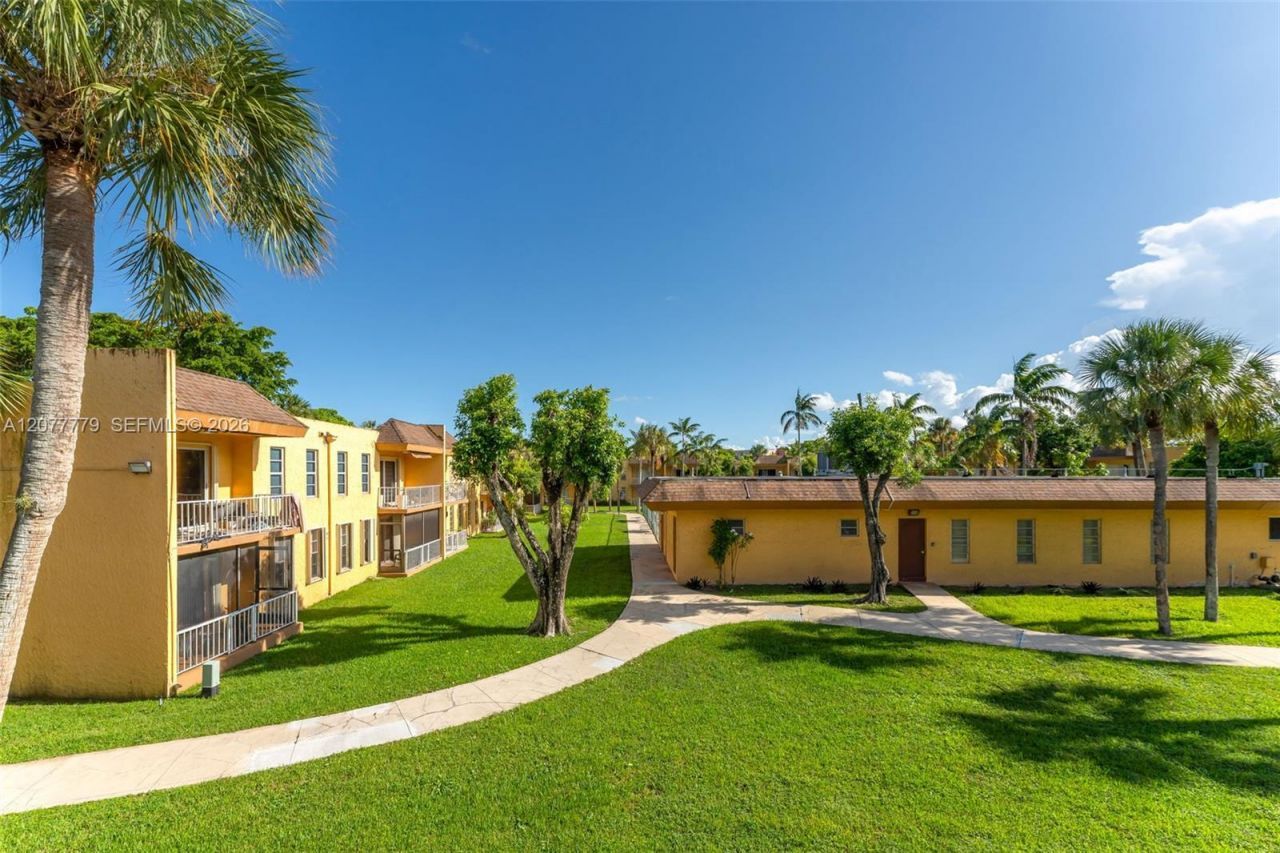 13700 SW 62nd St, Unit 213, Miami, FL 33183 Photo